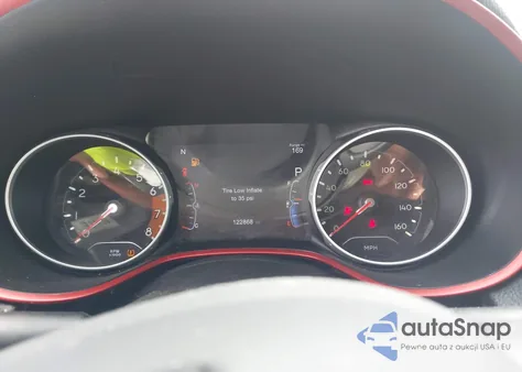 2018 Jeep Compass Trailhawk 4X4 z USA, uszkodzony, nr VIN 3C4NJDDB7JT135762